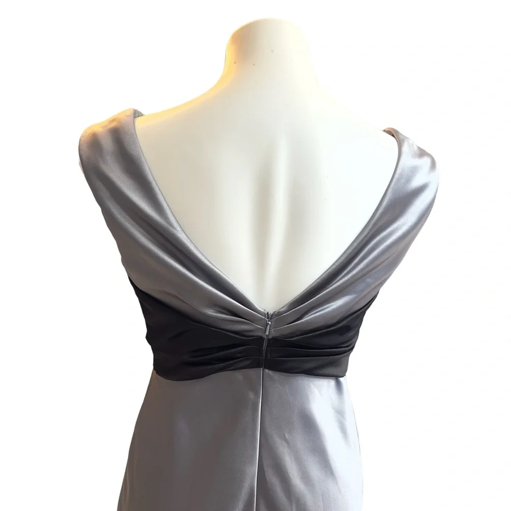 WATTERS & WATTERS DRESS SIZE 4 FORMAL WEAR GENTLY USED - Picture 8 of 9